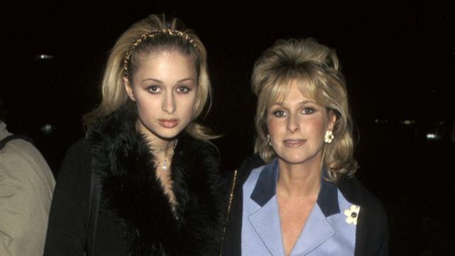 (帕里斯与母亲凯西·希尔顿)