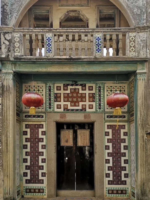 汕头这座百年华侨豪宅有多大?开关窗就得一整天!真是叹为观止