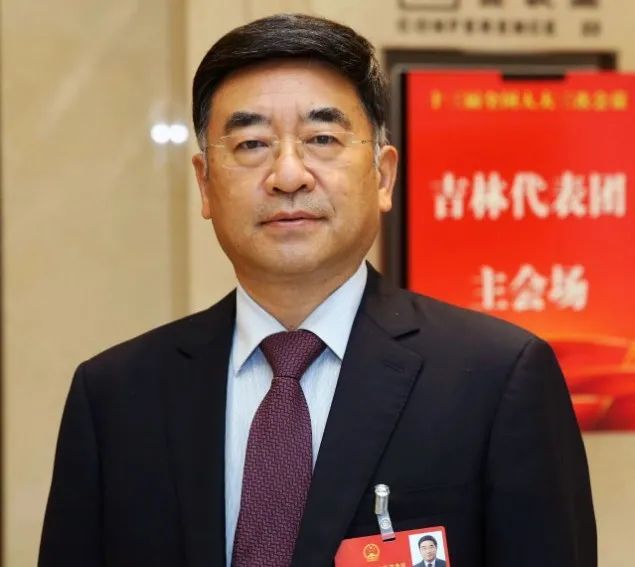 全国人大代表刘峰完善银行业数字治理加快推动数字化转型