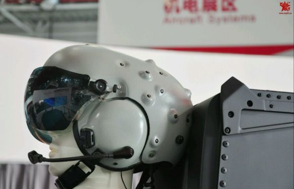 歼20的头盔为什么总变头盔显示器了解一下