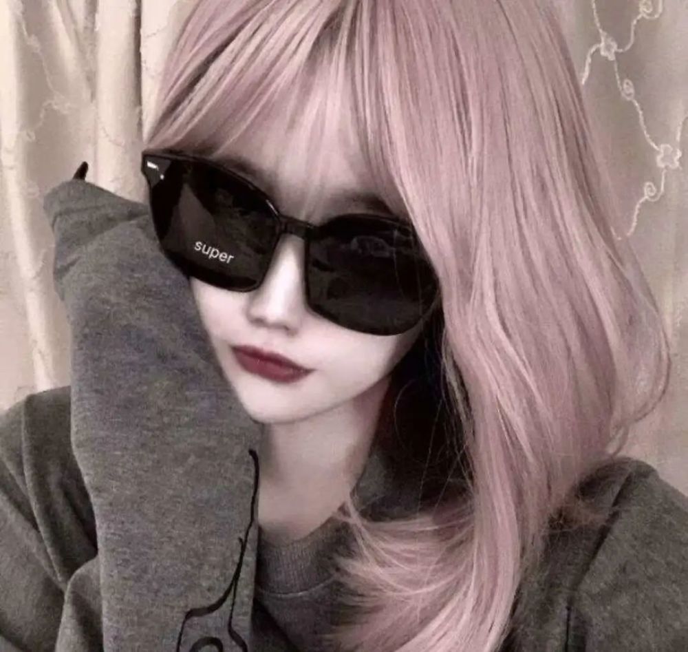 粉丝求图0305戴墨镜的霸气社会女头