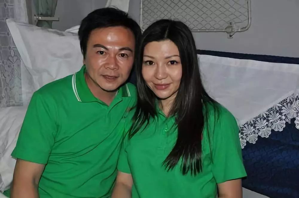 520亿千金蔡加敏离婚,为夫家五年抱四,男方