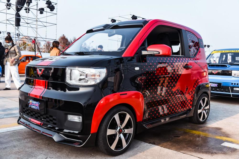 一款宏光miniev撑起一场改装秀,车主还都是小姐姐_腾讯新闻