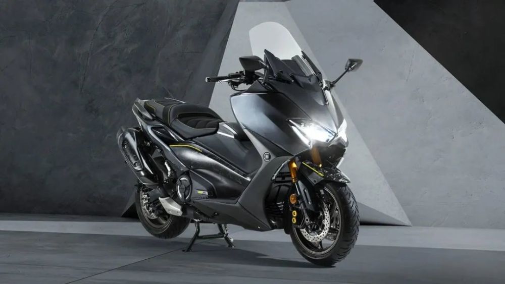 雅马哈推出tmax20周年纪念款采用锻造碳纤维件限量560台