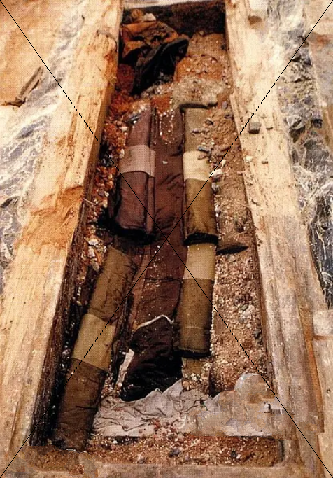 墓志中记载是明宁靖王墓,也就是朱元璋的后代子孙,朱权的孙子,而另外