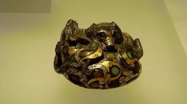 2000年汉墓被盗4个盗墓贼丧命于此出土文物价值不少于200亿