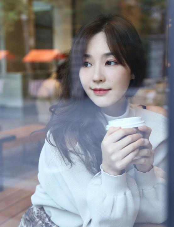 吴佳妮曾是马景涛的前妻更是时尚套装的搭配高手跟着她学没错