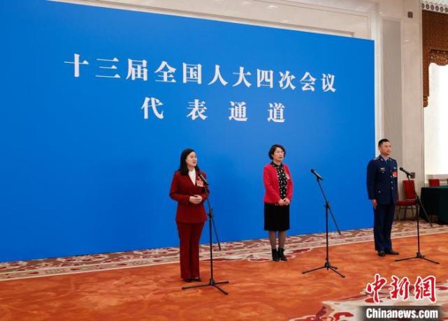 红船旁的讲解员袁晶:讲述一个大党和一条小船的故事