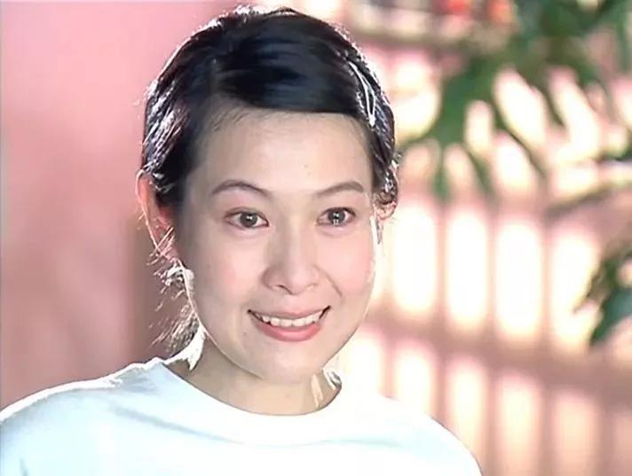 刘若英饰演的是外貌平庸,多次婚恋失败,内心狂热于结婚的结婚狂方小萍