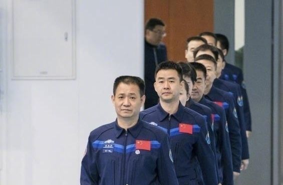 杨利伟|杨利伟称新空间站搭建将仍由“老航天员”完成，新航天员负责运营