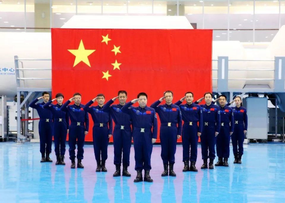 杨利伟|杨利伟称新空间站搭建将仍由“老航天员”完成，新航天员负责运营