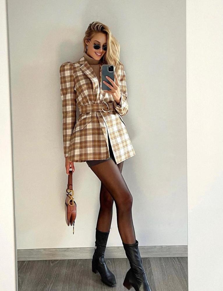 瓦尔加最新美照出炉靡颜腻理佩莱在意甲登场首战国际米兰