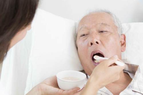 脑梗|脑梗来临并非静悄悄，提醒：上半身出现四个异常，最好检查下血管