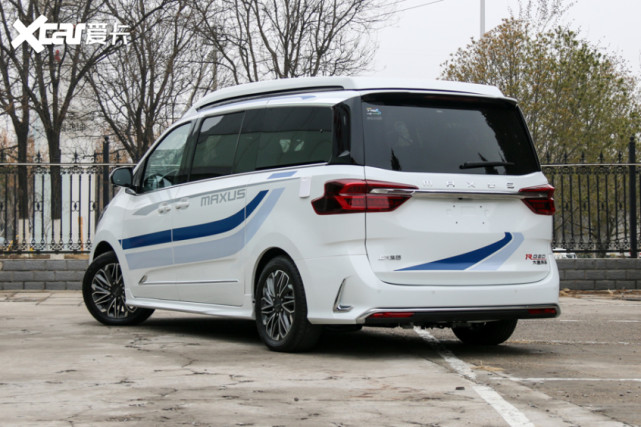 上汽大通rg20升顶式露营车空间魔术师