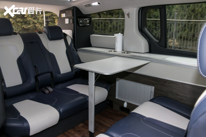 上汽大通rg20升顶式露营车空间魔术师