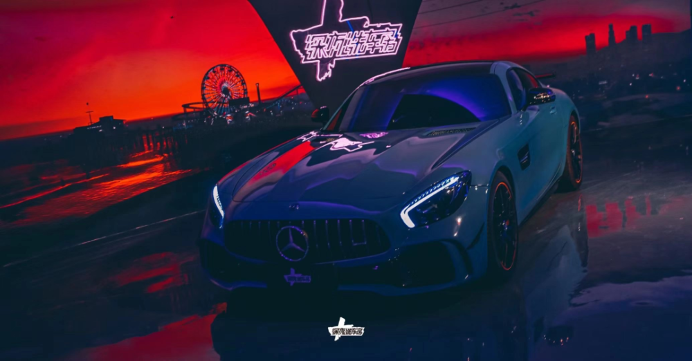 而在深夜洗车房,非但不需要福利,客户是自己