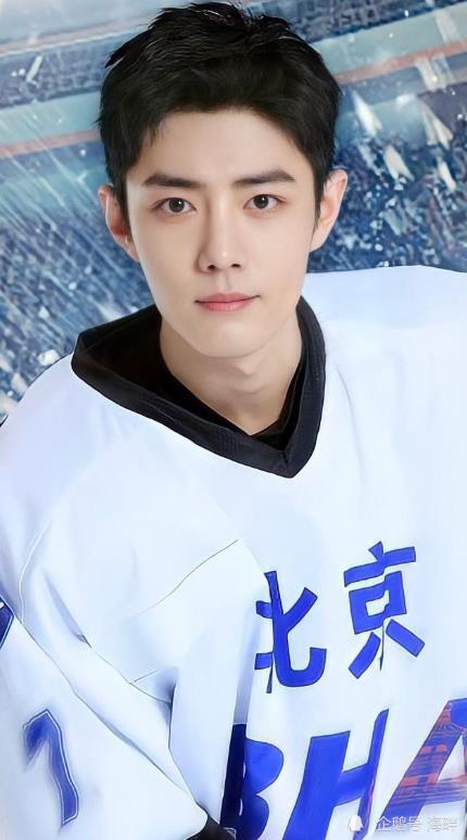 肖战冰球造型帅气逼人