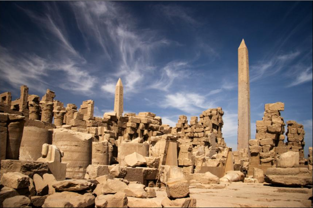 古埃及第五王朝中,三个新王朝国王给古埃及带来了什么不同影响?