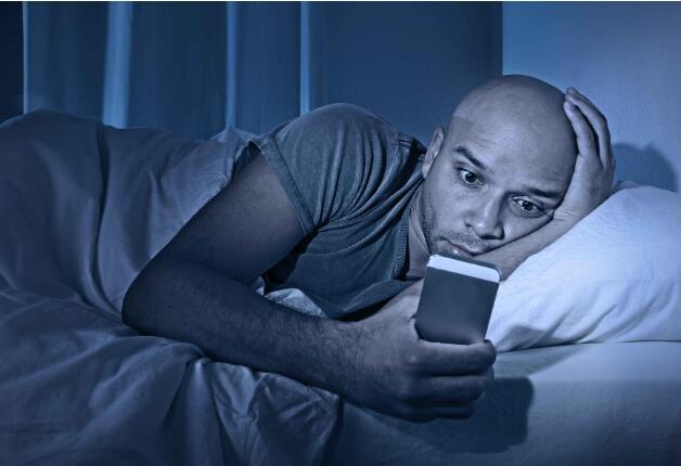 酒精性脂肪肝|脂肪肝为何“青睐”年轻人？劝告：或与这4个行为有关，不可大意