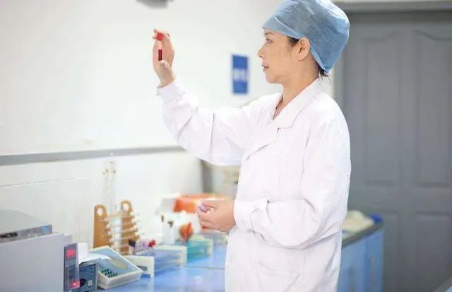 尿毒症|19岁男孩，发现就是尿毒症，医生：肾病难察觉，却有两个金标准