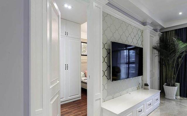 老婆非把卧室门开在影视墙上我骂她胡搞完工后实力打脸