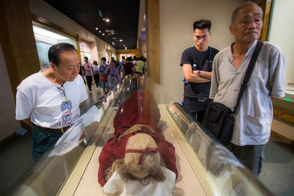 探寻新疆博物馆千年古尸的秘密,楼兰美女如何做到4000年不腐_腾讯新闻