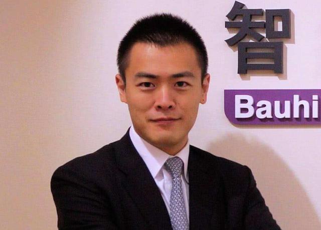 刘鸣炜:身价"百亿"还惨遭抛弃?为人低调,情史比老爸还丰富