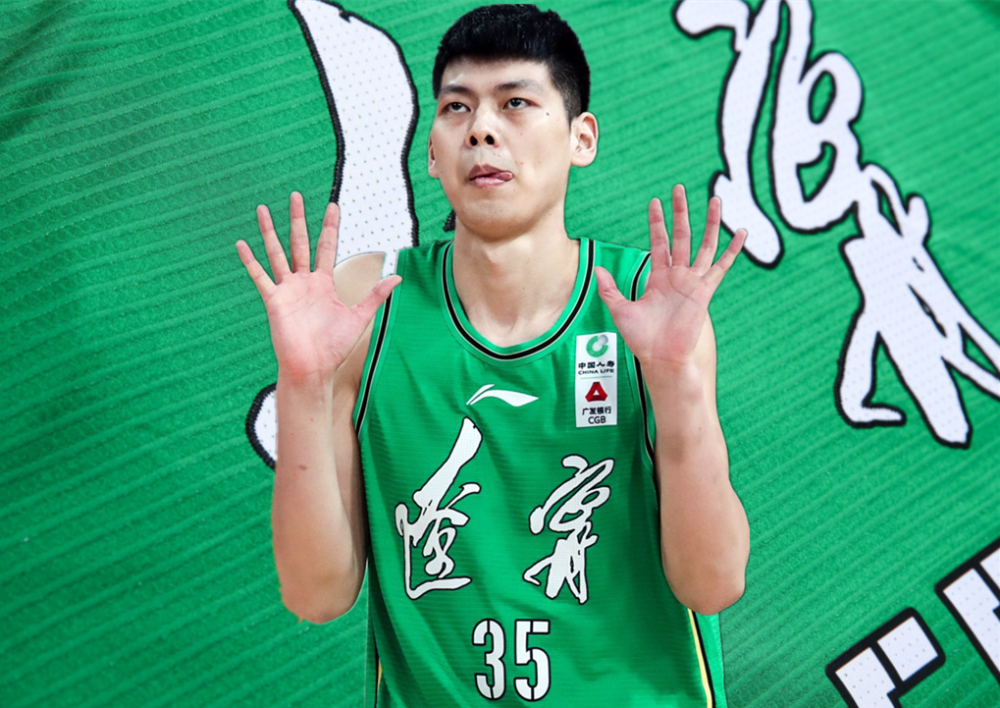 4消息爆梅奥复出朱荣振缺一周巩帅登机吴庆龙弃潜力中锋