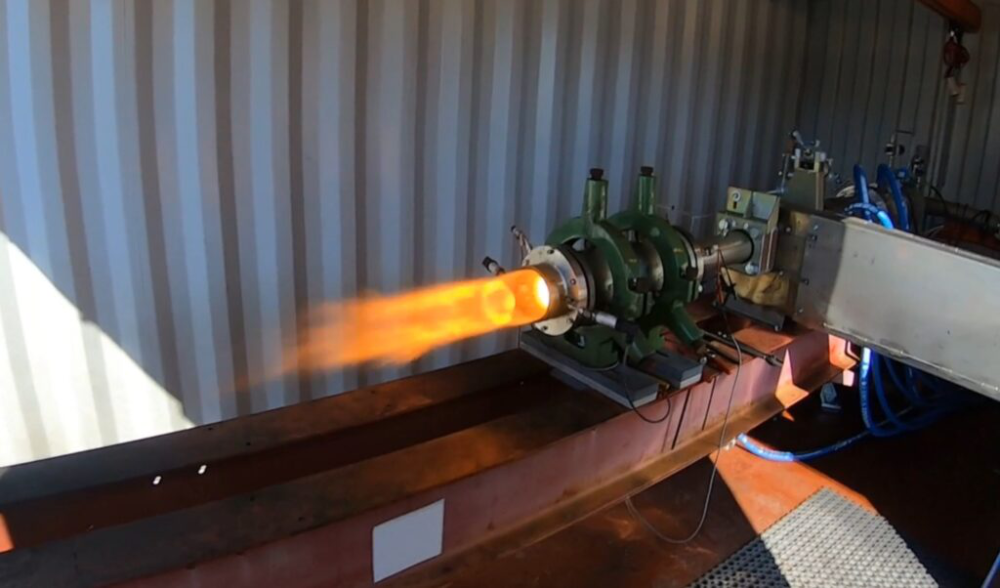 美国一直在研究固体冲压喷气式发动机和吸入式冲压发动机