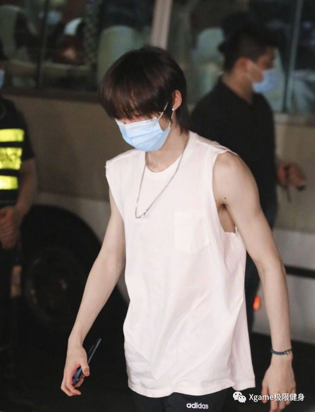 是国外的健美先生helmut strebl 他的体脂率曾一度达到2.6%