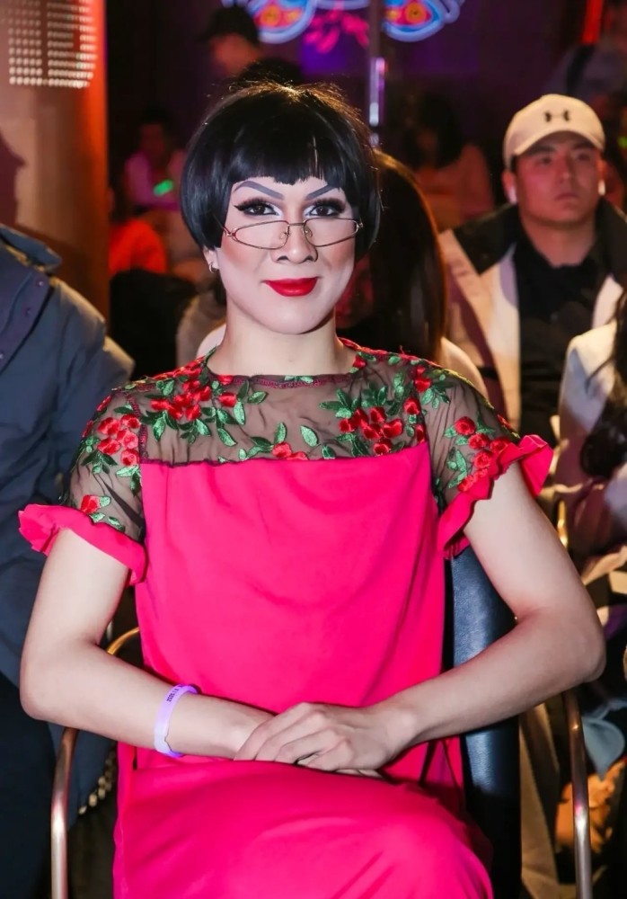 韩美娟从万人爱到万人嫌堪称当红艺人翻车实录