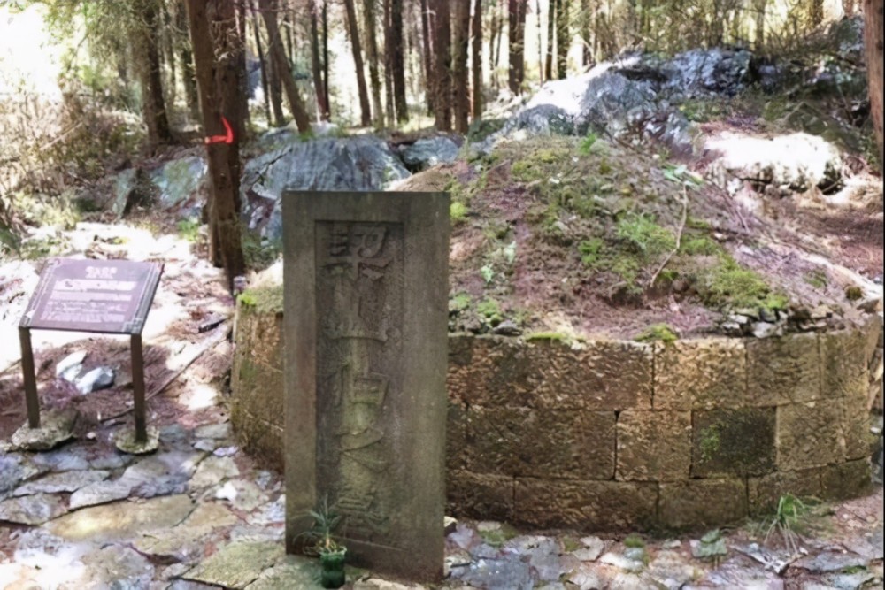 浙江千年古庙发现梁山伯墓,墓志铭保存完好,揭开梁祝化蝶真相_腾讯