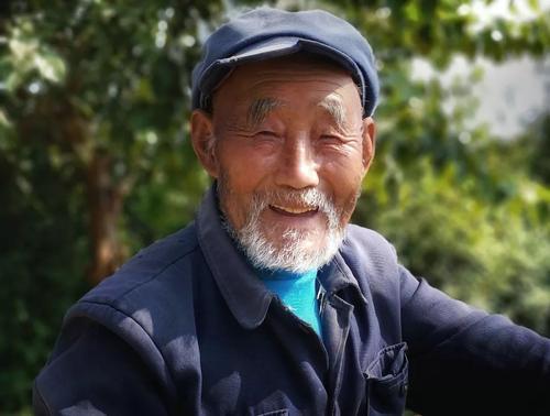 倔老头儿搞养殖,打赌要把致富的大旗扛到底