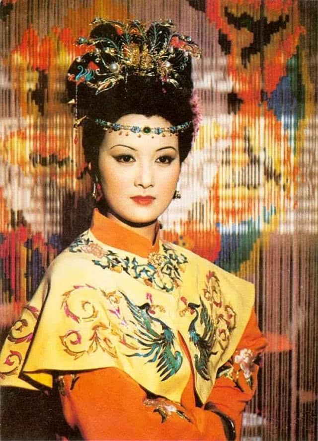 红楼梦里王熙凤越是彪悍的女人越开挂