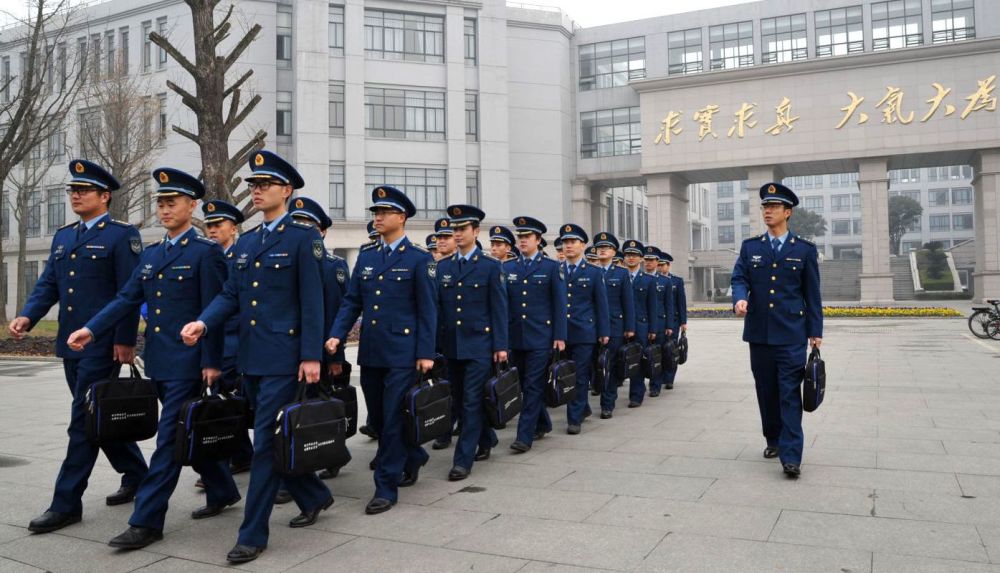 原空军后勤部部长曾任七级部副部长享部长级待遇他是谁