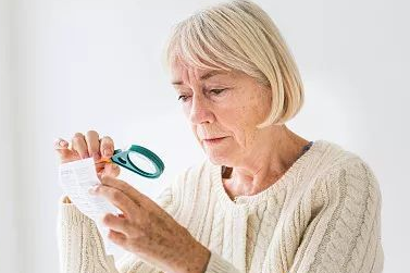 高脂血症|人到中年，4大“升脂大户”最好少吃，预防血管堵塞