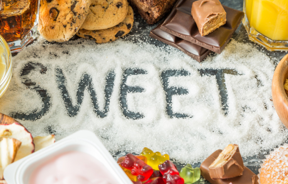 高脂血症|人到中年，4大“升脂大户”最好少吃，预防血管堵塞