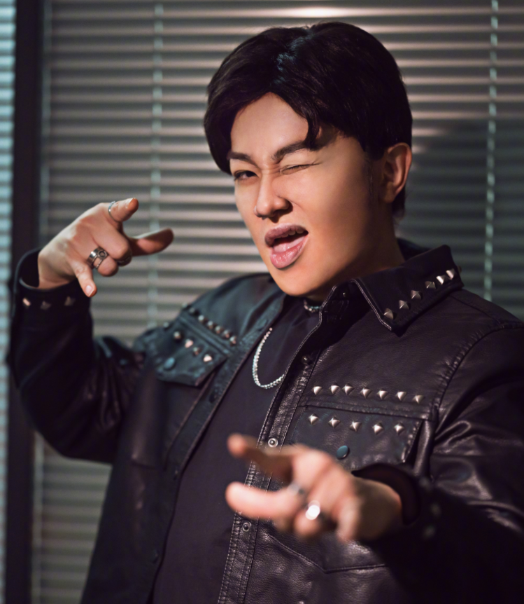 王祖蓝模仿陈志朋,再现经典wink,本尊回应:的确挺油