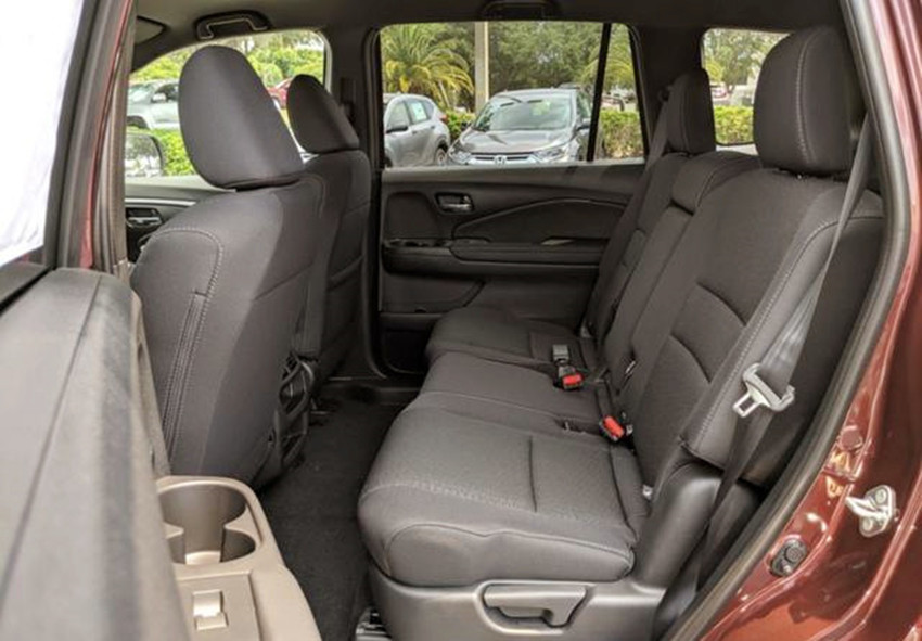 迟早逼死汉兰达实拍本田大号crv配大七座不足27万