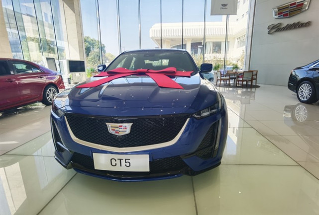 2021款凯迪拉克ct5到店,换装全液晶仪表盘,配装纵置可变缸2.0t