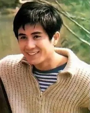 老戏骨郭凯敏抛弃发妻迎娶尤勇前妻今儿子子承父业颜值逆天