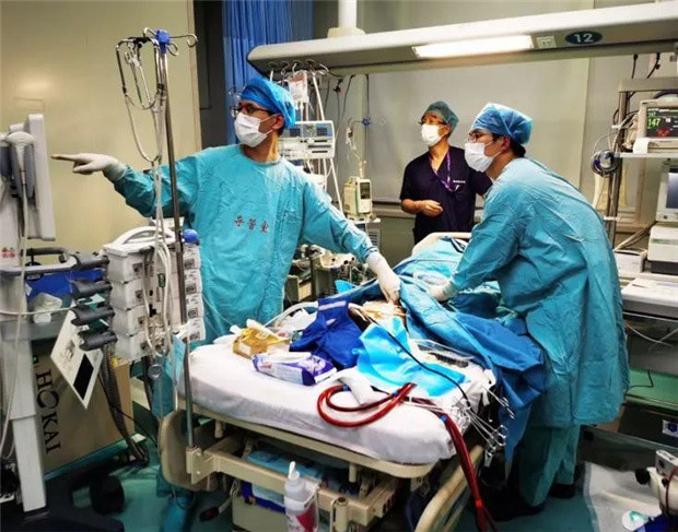 青岛妇儿医院|9岁“暴心”男童几度生死一线！青岛妇儿医院数十科室通力合作转危为安