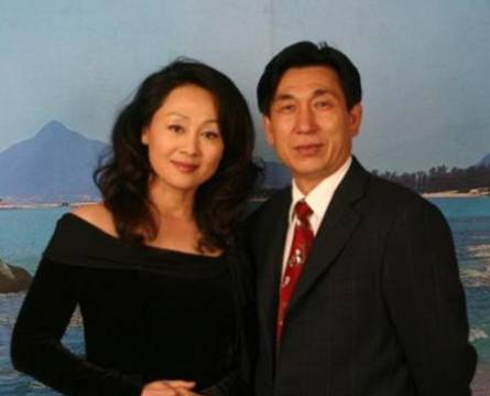 王姬老公高峰的照片图片