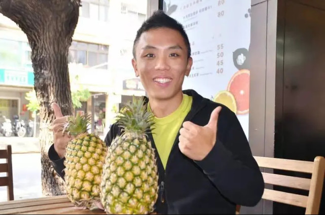 大陆暂停输入台湾凤梨,被封为"台南关庙凤梨王子"的果农杨宇帆,近日在