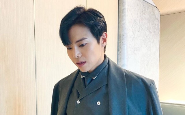 顶楼2拔掉露娜氧气管的不是夏博士露娜去世受益最大的竟是她