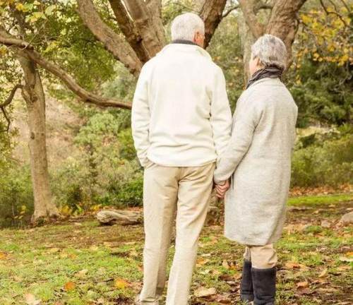 空腹血糖|多走路可以降血糖吗？医生建议：多做这几件事，血糖或会稳定下来