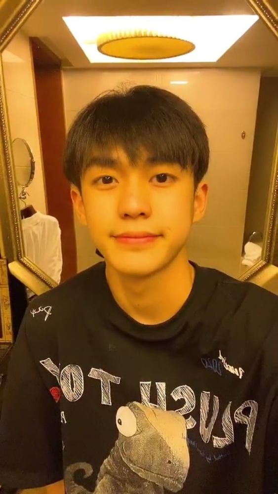 余庆伟壁纸很温柔的男孩子他值得