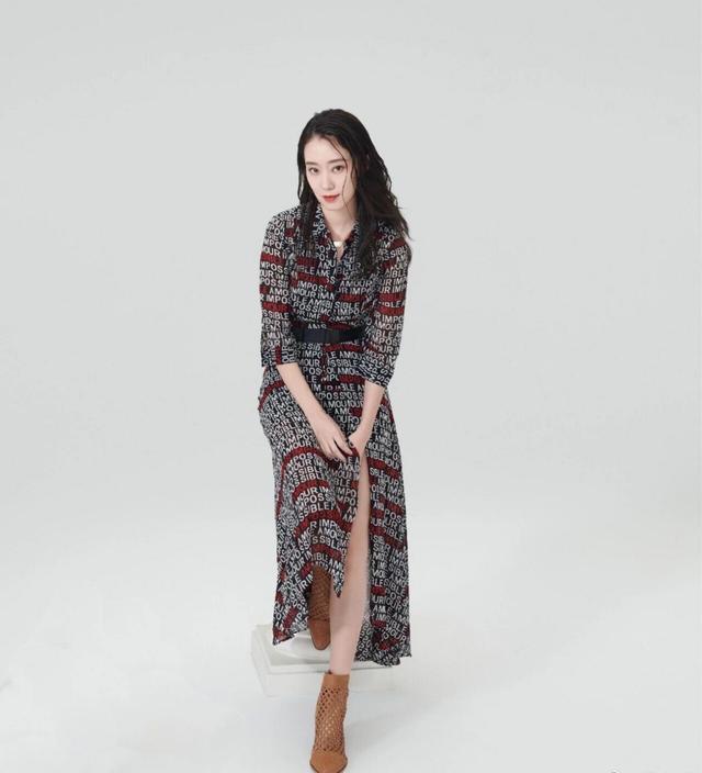 3线演员凭借"李焕英"走红,漂亮腿型惹人羡,坚持3组动作练同款