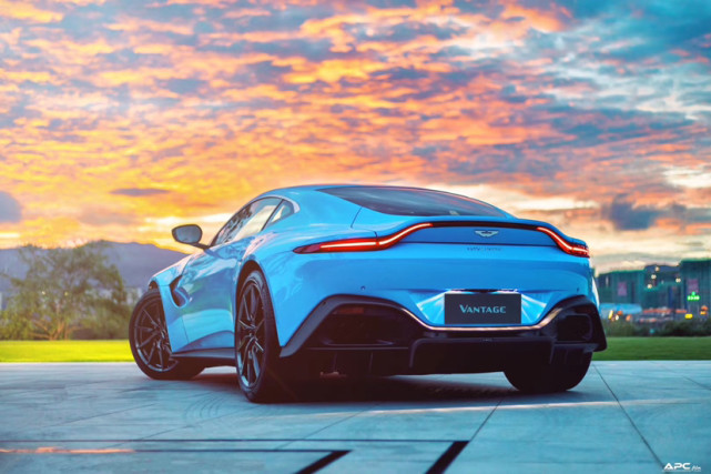 实拍-阿斯顿马丁vantage
