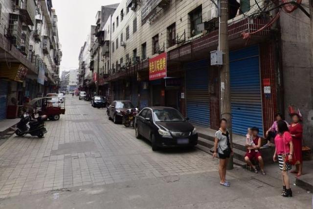 娄底有一条街:曾被称为"娱乐街",如今已仅剩回忆了_腾讯新闻
